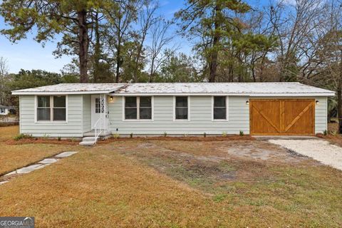 Property photo of 502 e cregor st, bloomingdale, GA 31302
