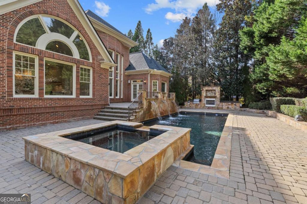 Photo of 1017 Cherbury Lane, Alpharetta, GA 30022 (MLS # 10671257)