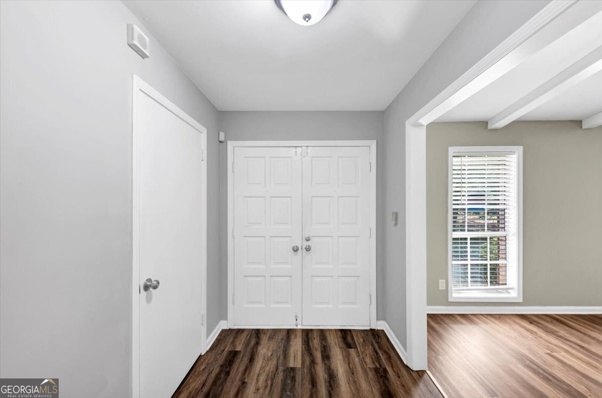 563 Navarre DR