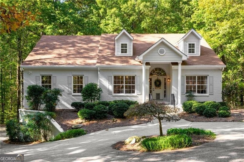 Photo of 16218 Henderson Road, Milton, GA 30004 (MLS # 10631424)