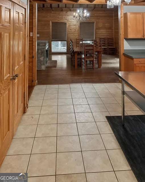 465 Lakeside TRL