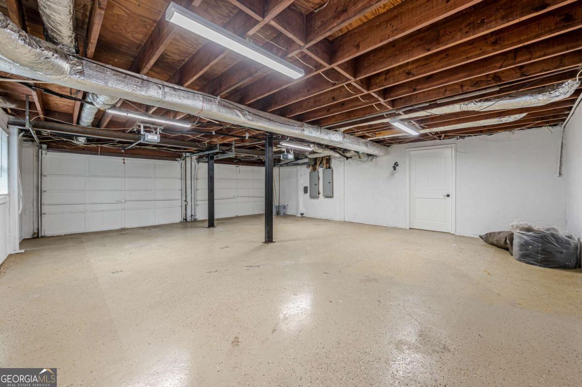 S Cherokee lane - Residential