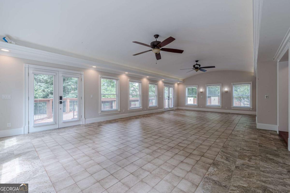 S Cherokee lane - Residential