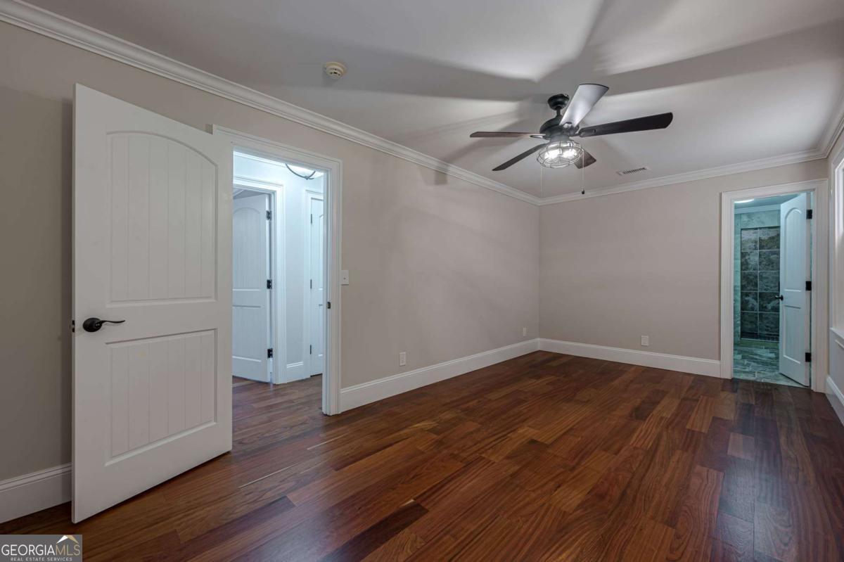 S Cherokee lane - Residential