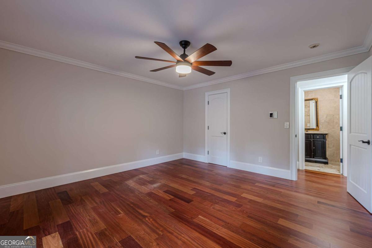 S Cherokee lane - Residential