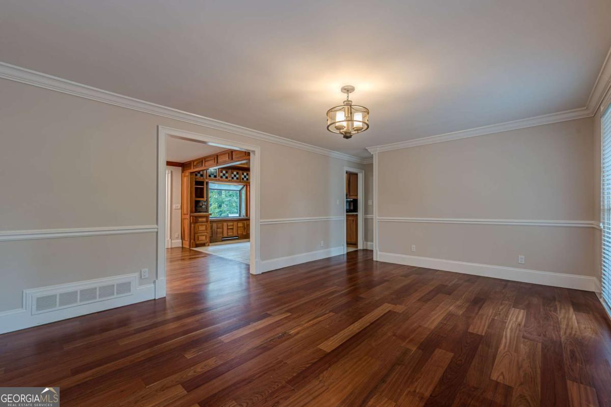 S Cherokee lane - Residential