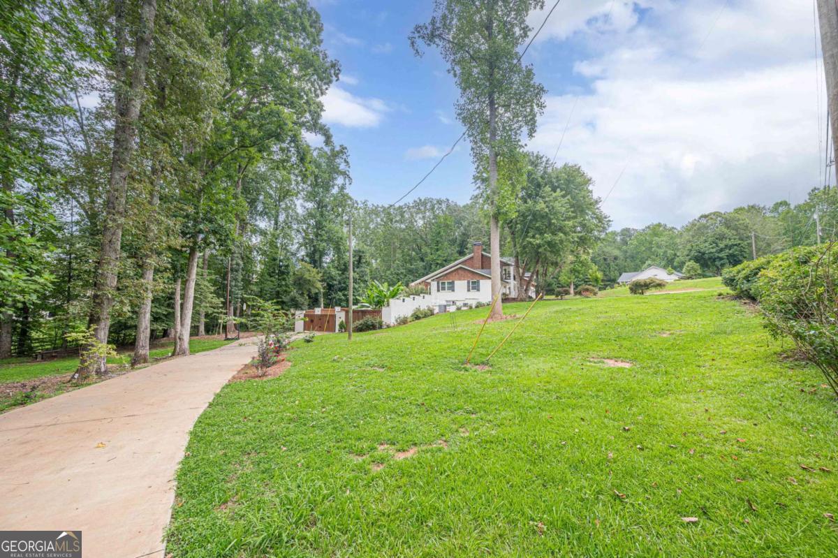 S Cherokee lane - Residential