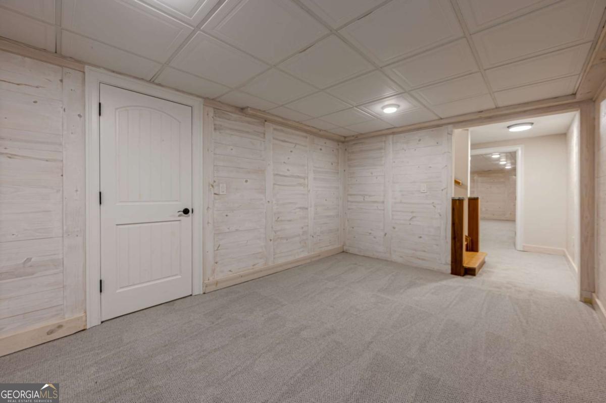 S Cherokee lane - Residential