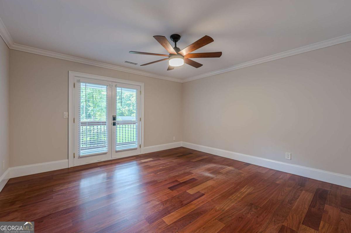 S Cherokee lane - Residential