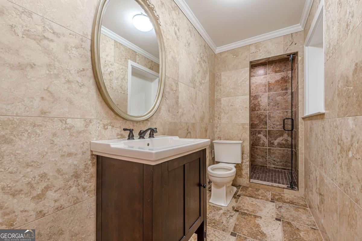 S Cherokee lane - Residential