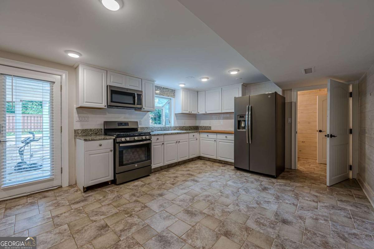 S Cherokee lane - Residential