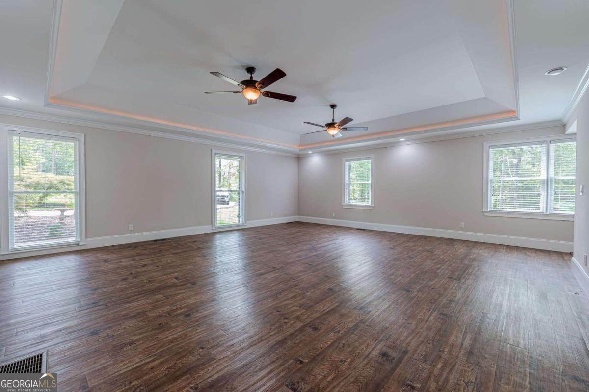 S Cherokee lane - Residential