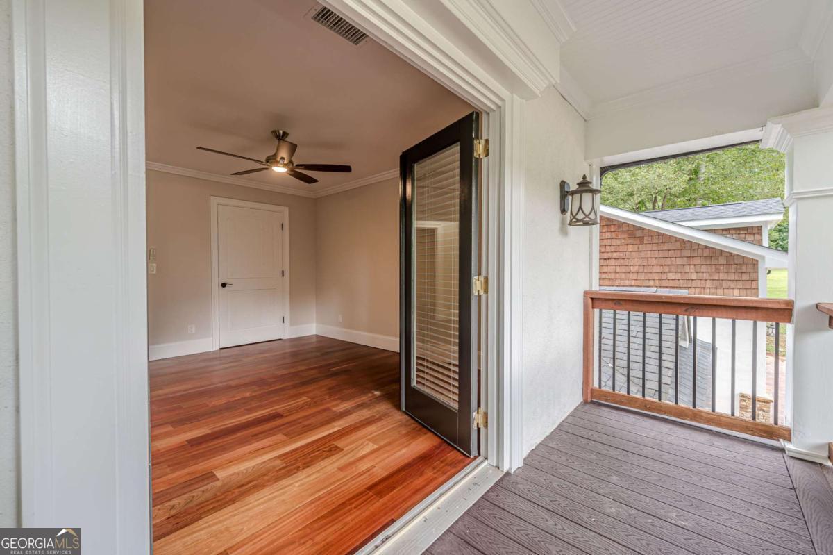 S Cherokee lane - Residential