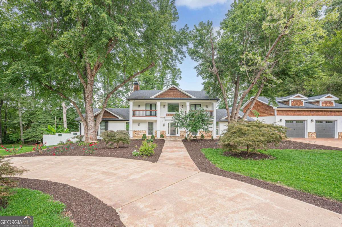 S Cherokee lane - Residential