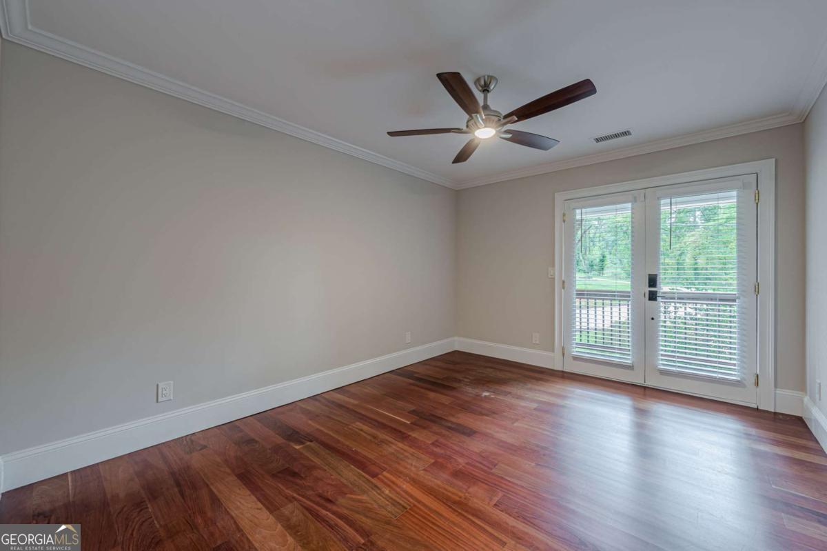 S Cherokee lane - Residential