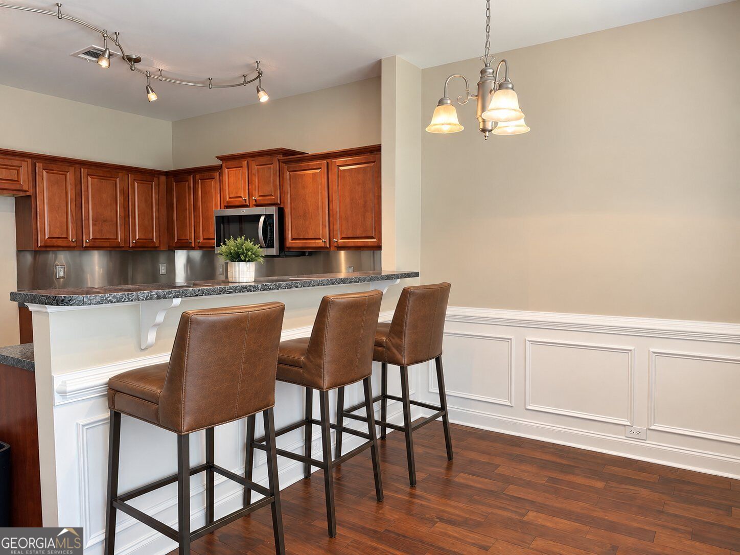 5151 Apple Grove RD