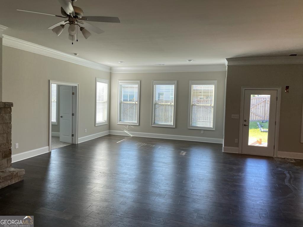 3810 Sierra Lake DR