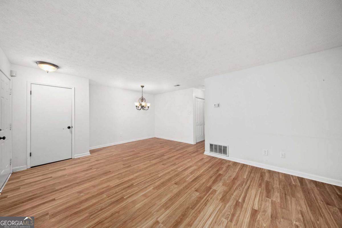 4013 Lake Pointe CIR