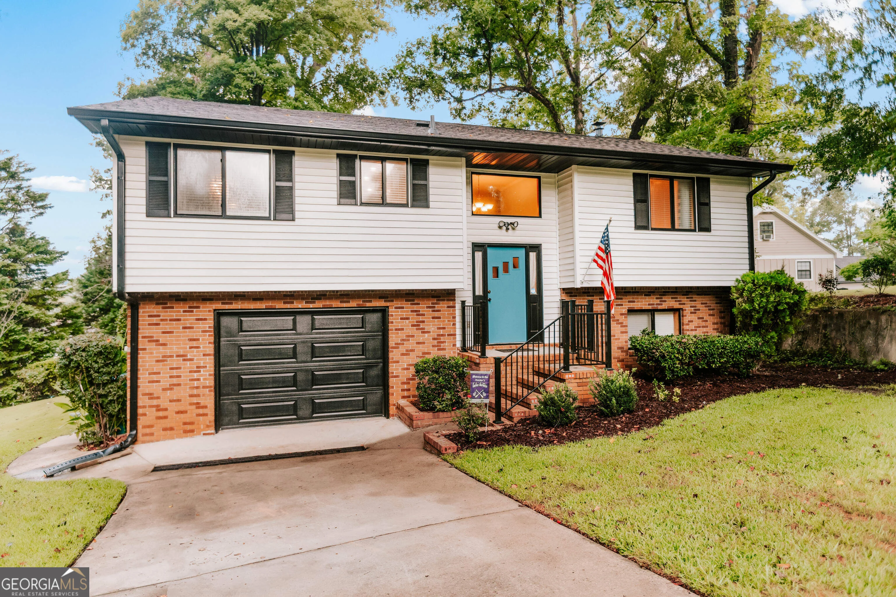 155 Honeysuckle Road NW