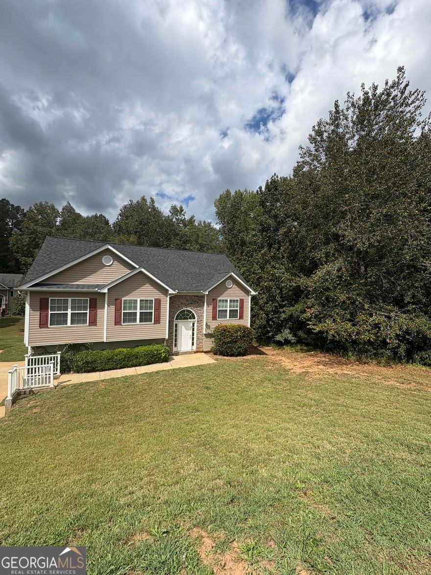Fantastic Opportunity. 4 Bed 3 Bath Split Level. Located on a cul-de-sac in a quiet-beautiful subdivision. Large family room, and spacious kitchen. The yard has plenty of room for the kids.