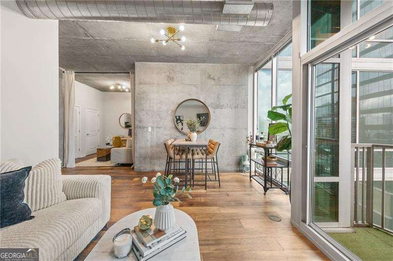 Photo of 923 Peachtree Street NE #1221, Atlanta, GA 30309 (MLS # 10844606)