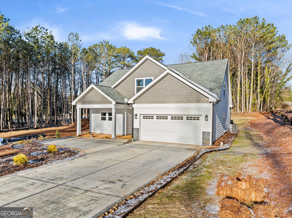 Photo of 952 Hoyt Street, Cornelia, GA 30531 (MLS # 10680812)