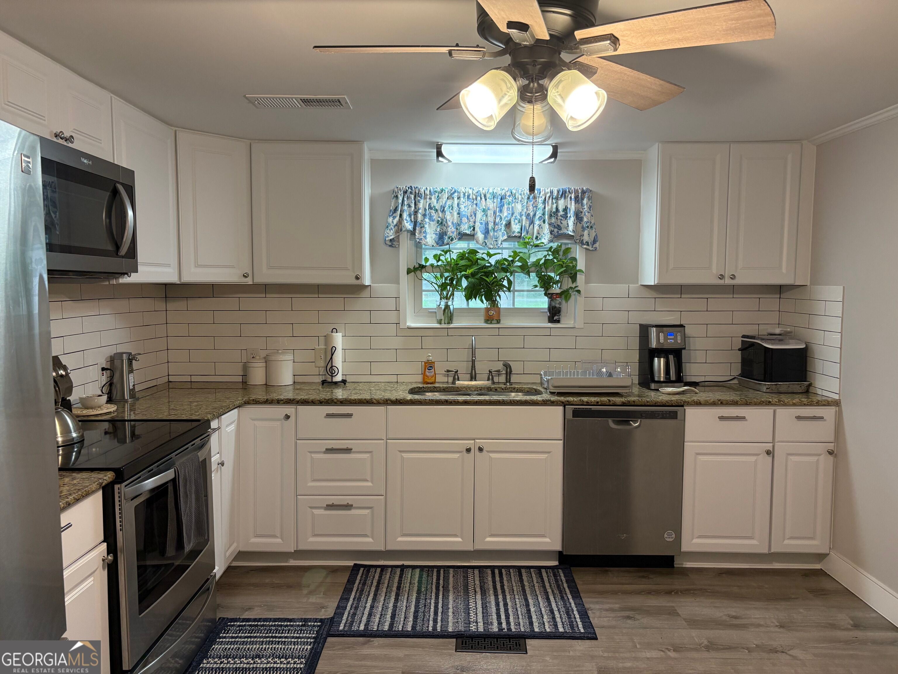 1041 Blue Springs CT