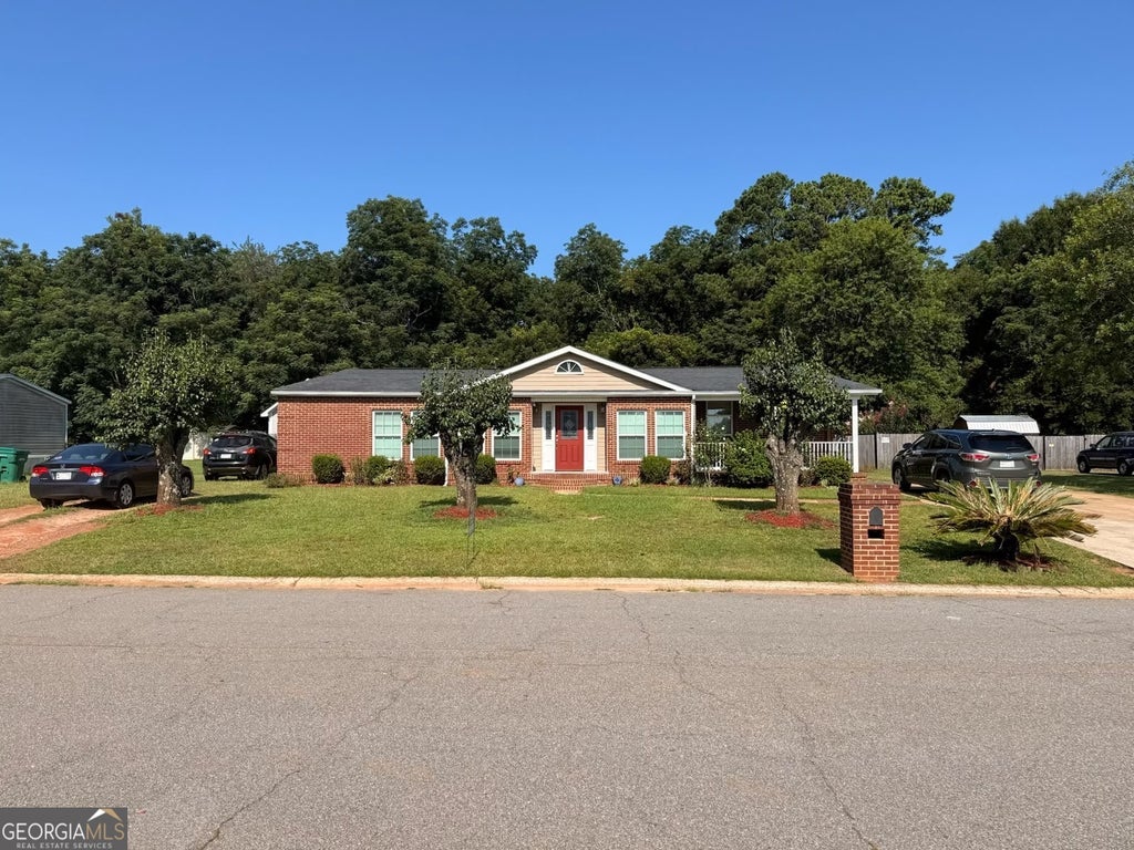 Photo of 319 Brighton Dr, Byron, GA 31008 (MLS # 10808230)