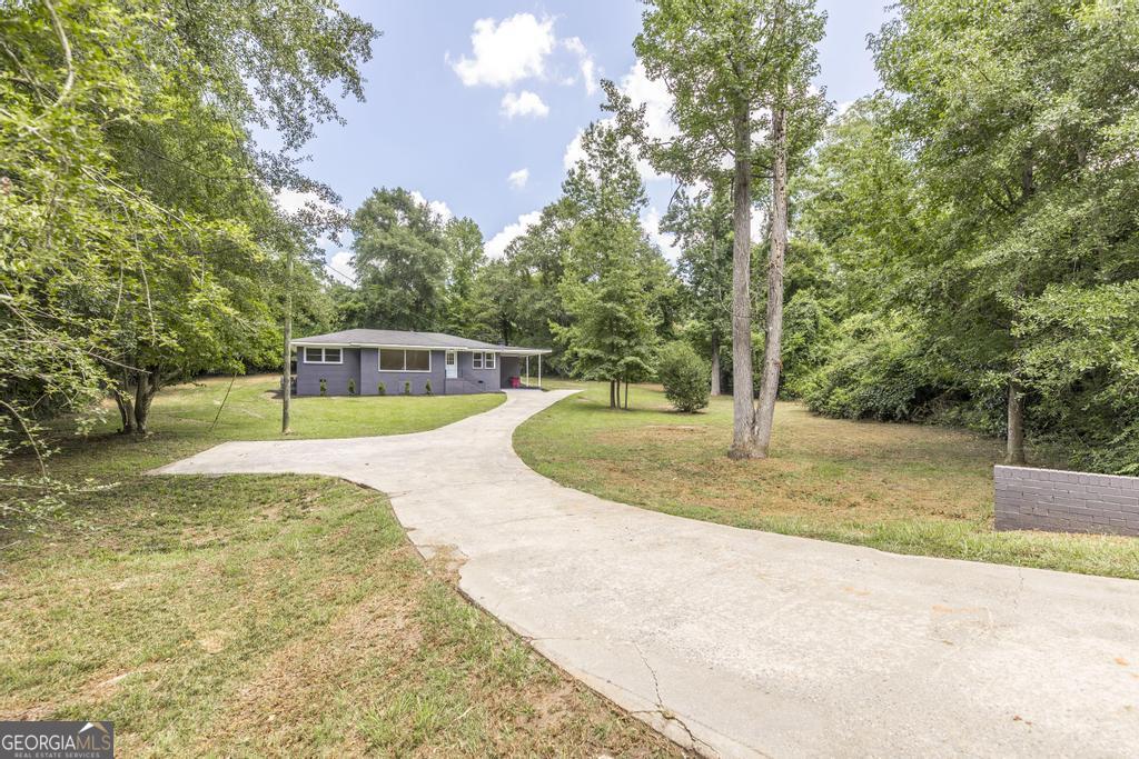880 Winchester CIR
