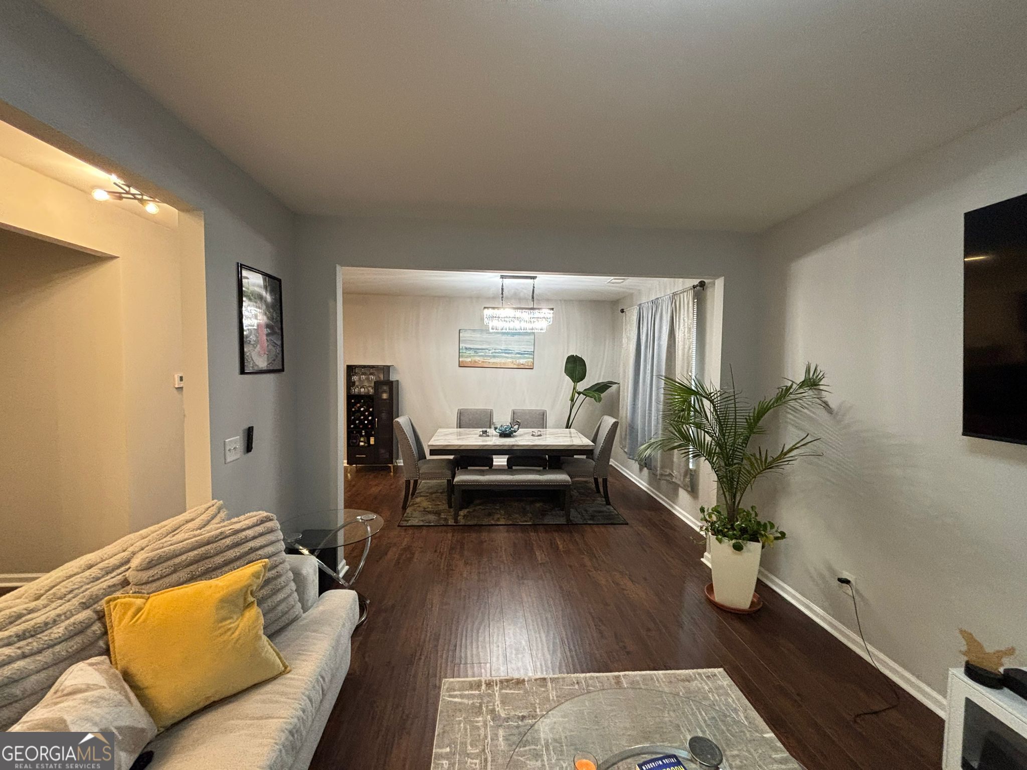 Iris Lake - Residential Lease