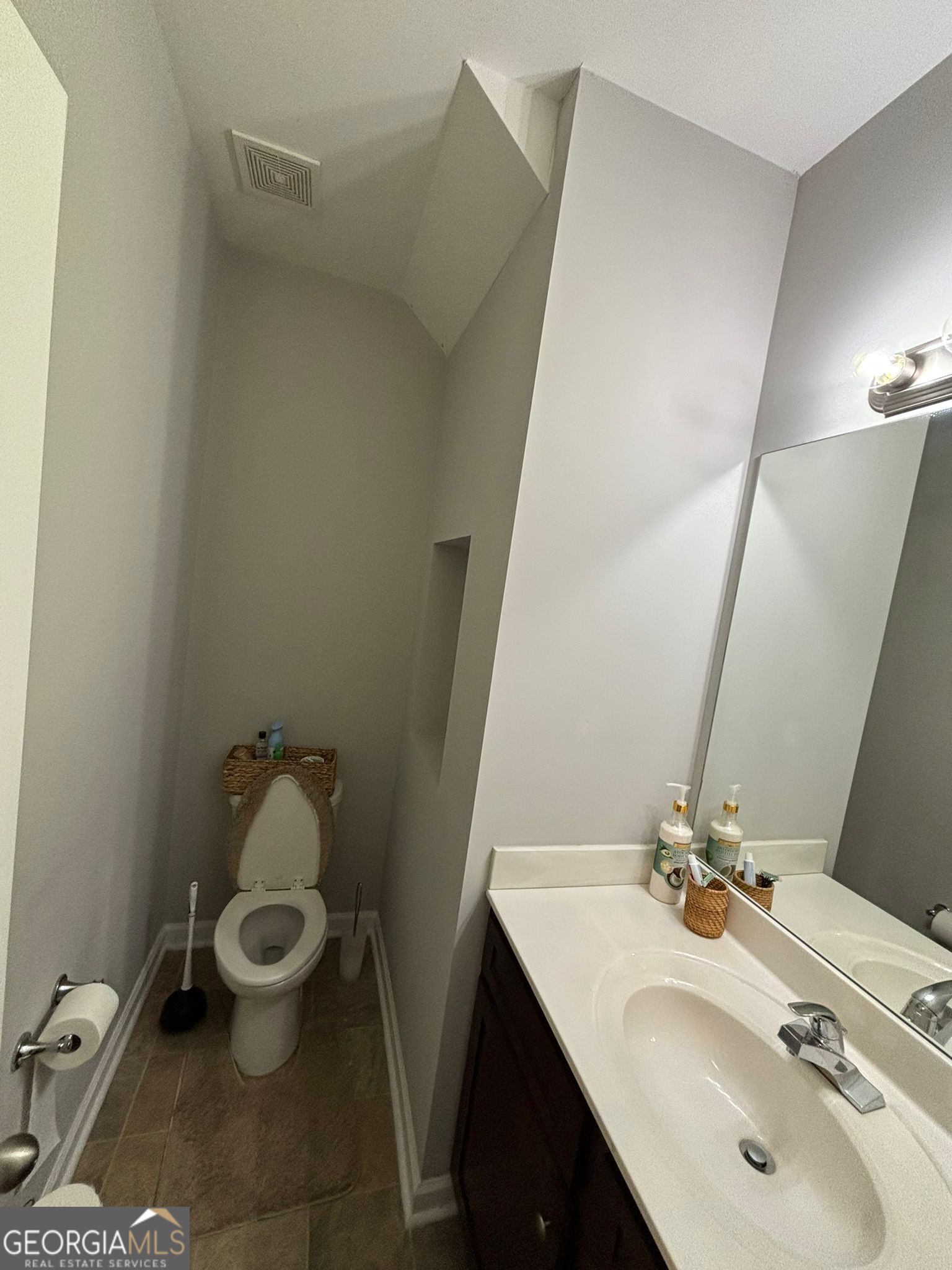 Iris Lake - Residential Lease