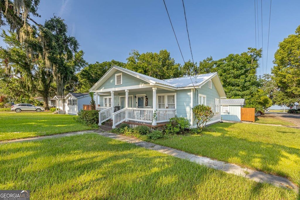 Photo of 2329 Reynolds Street, Brunswick, GA 31520 (MLS # 10774136)