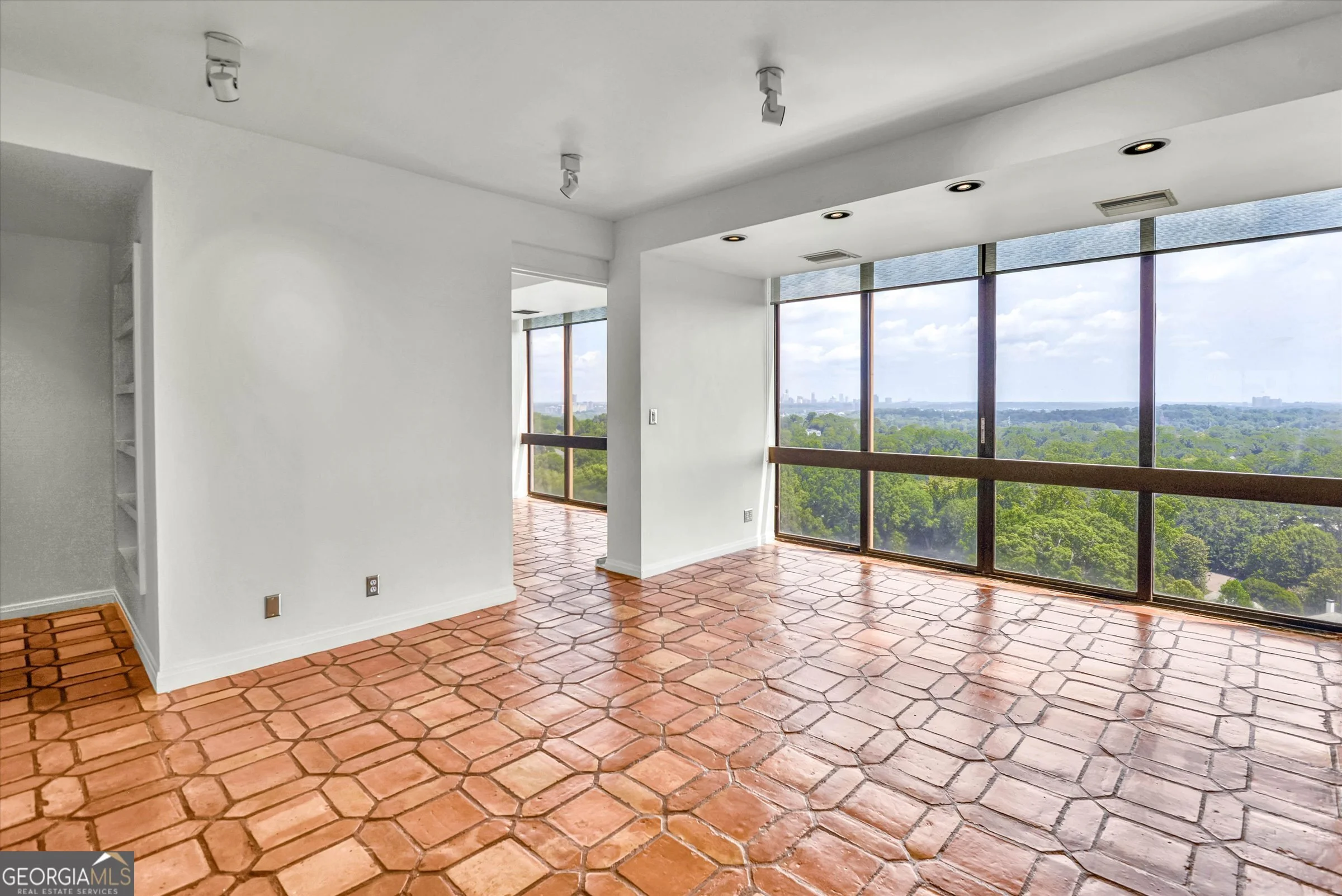 147 15th Street NE Unit 15D