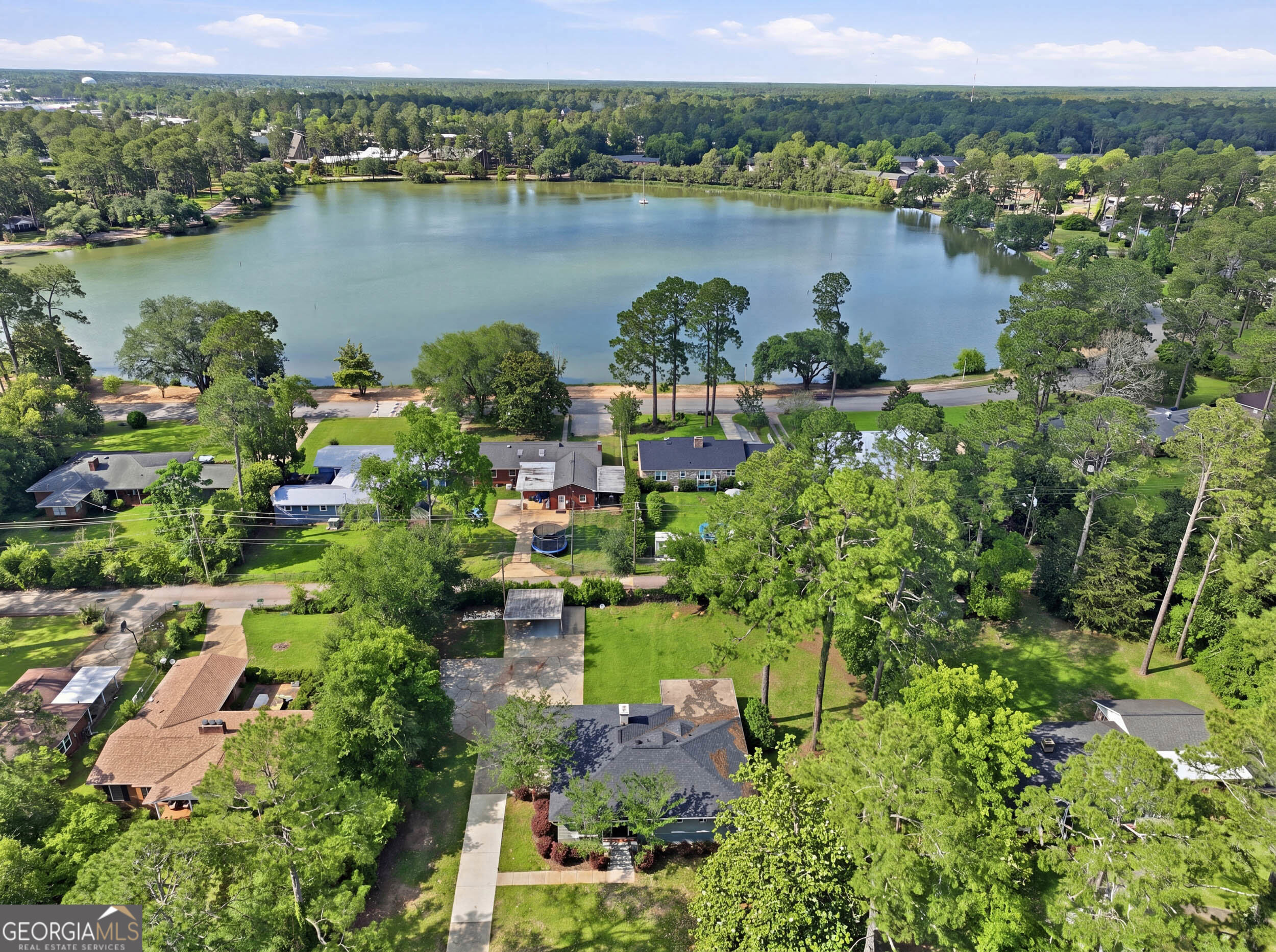 1009 Summit DR