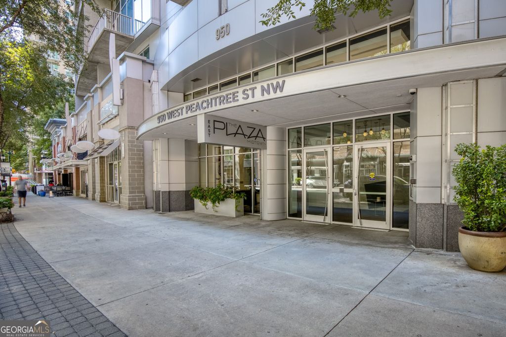 Photo of 950 W Peachtree Street #1002, Atlanta, GA 30309 (MLS # 10629660)