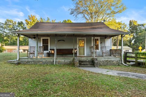 A home in Toccoa