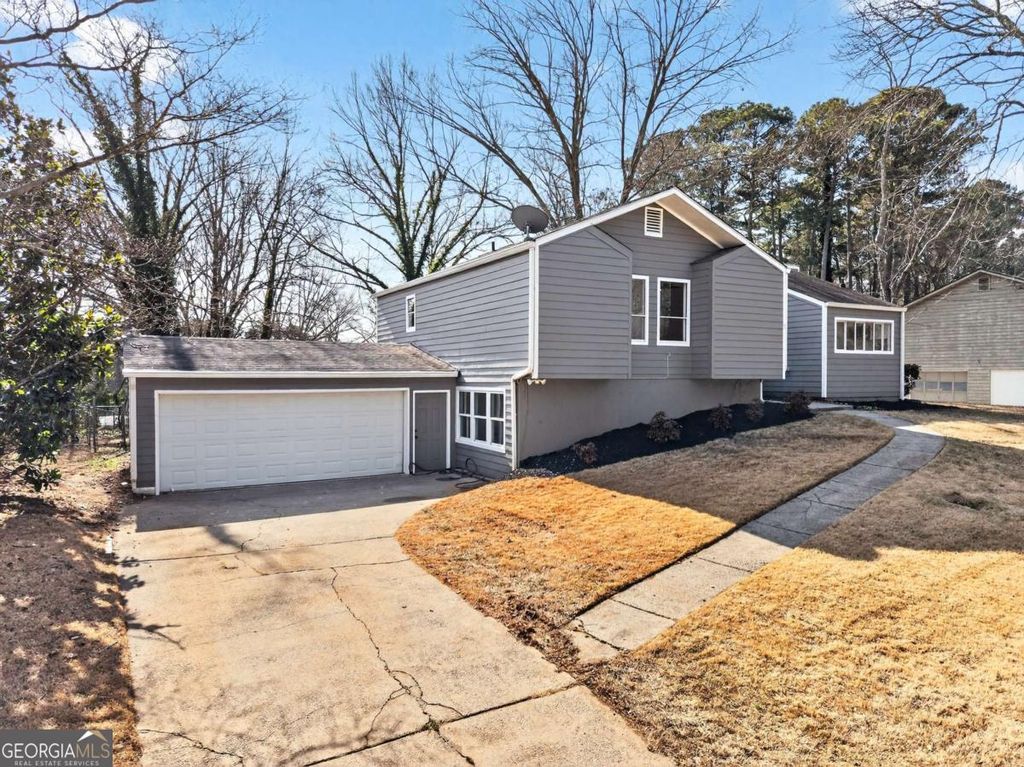 Photo of 4933 Dana Drive NE, Kennesaw, GA 30144 (MLS # 10690805)