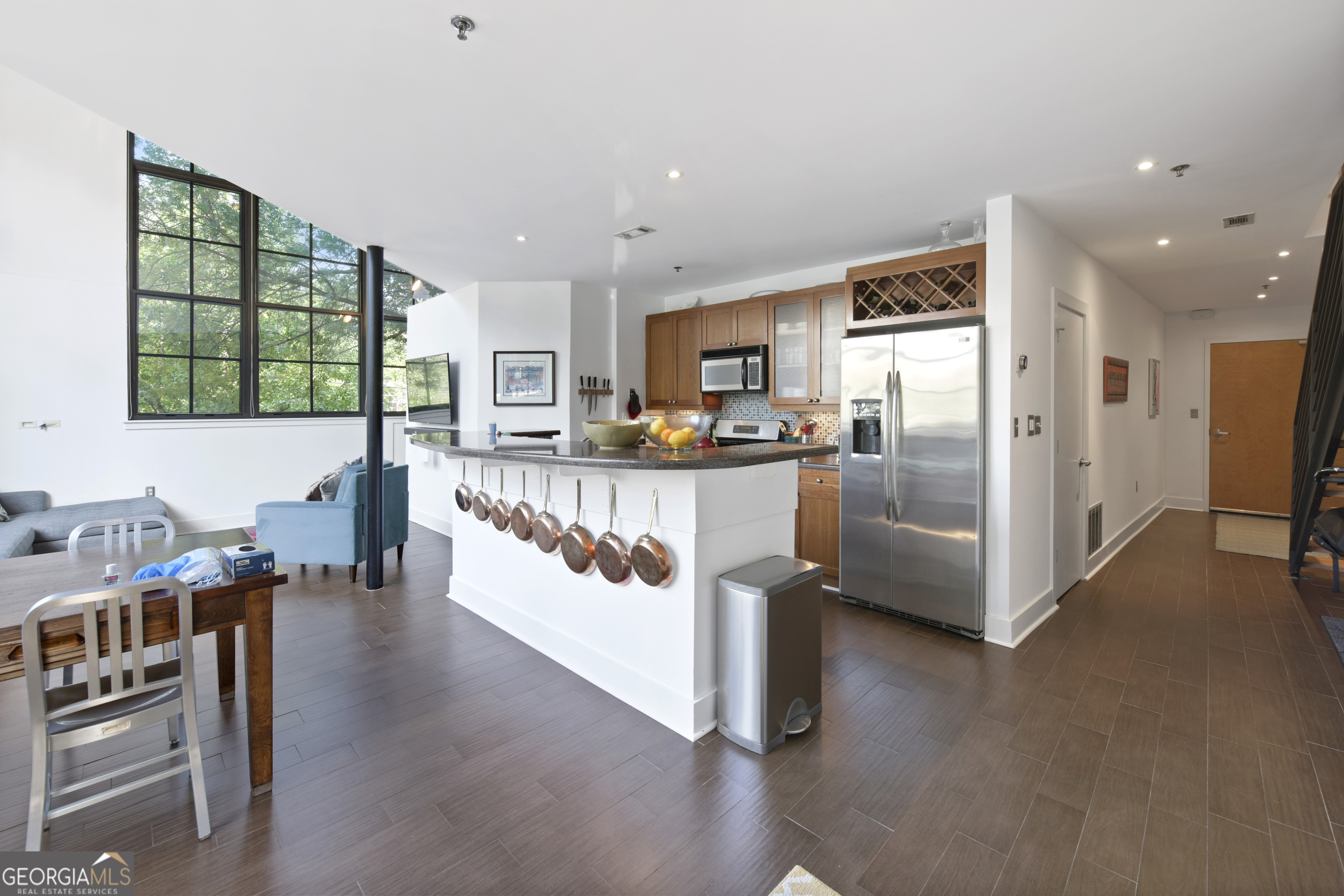 790 North AVE NE 102