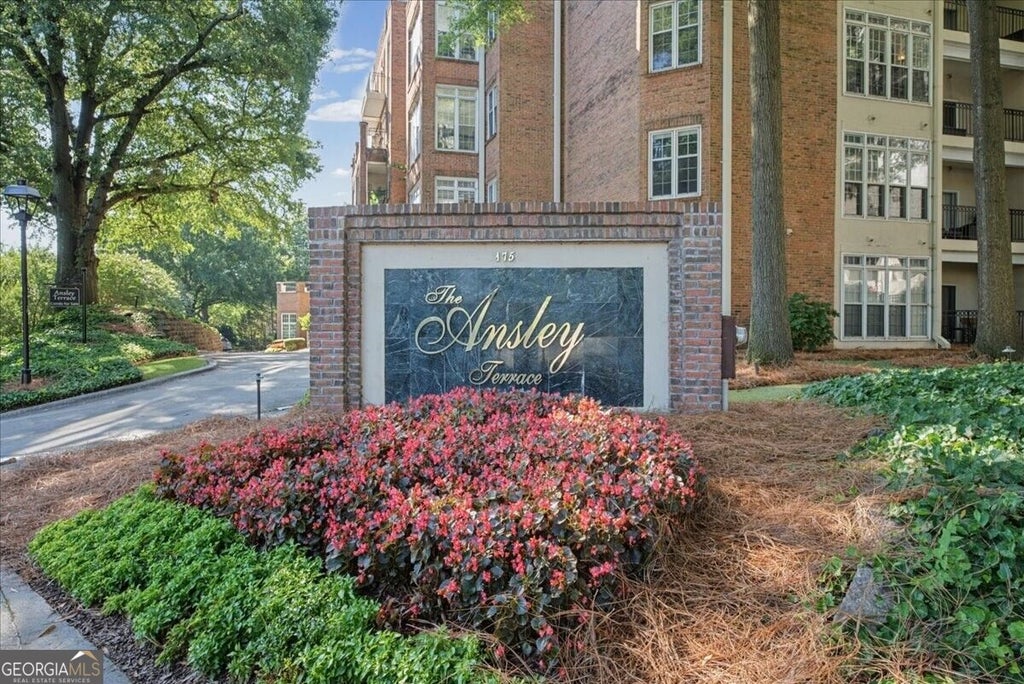 Photo of 175 15th Street NE #208, Atlanta, GA 30309 (MLS # 10841637)
