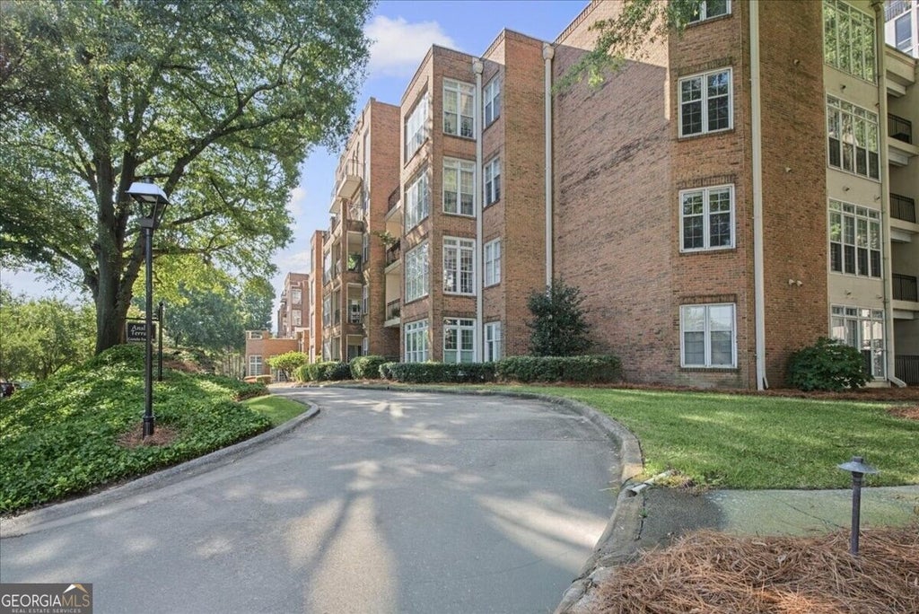 Photo of 175 15th Street NE #208, Atlanta, GA 30309 (MLS # 10841637)