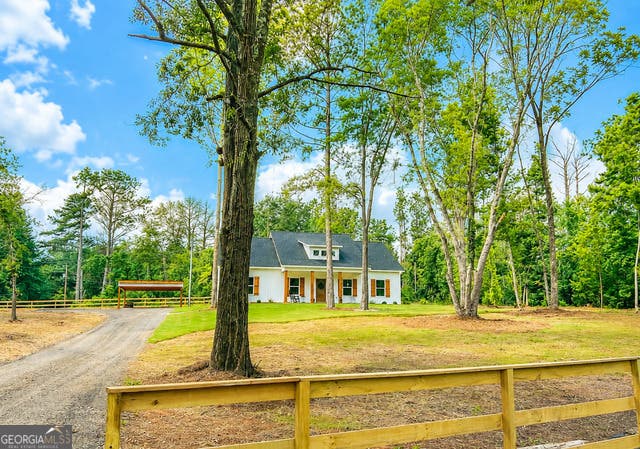 Photo of 540 Country Club Road, Newnan, GA 30263 (MLS # 10819248)