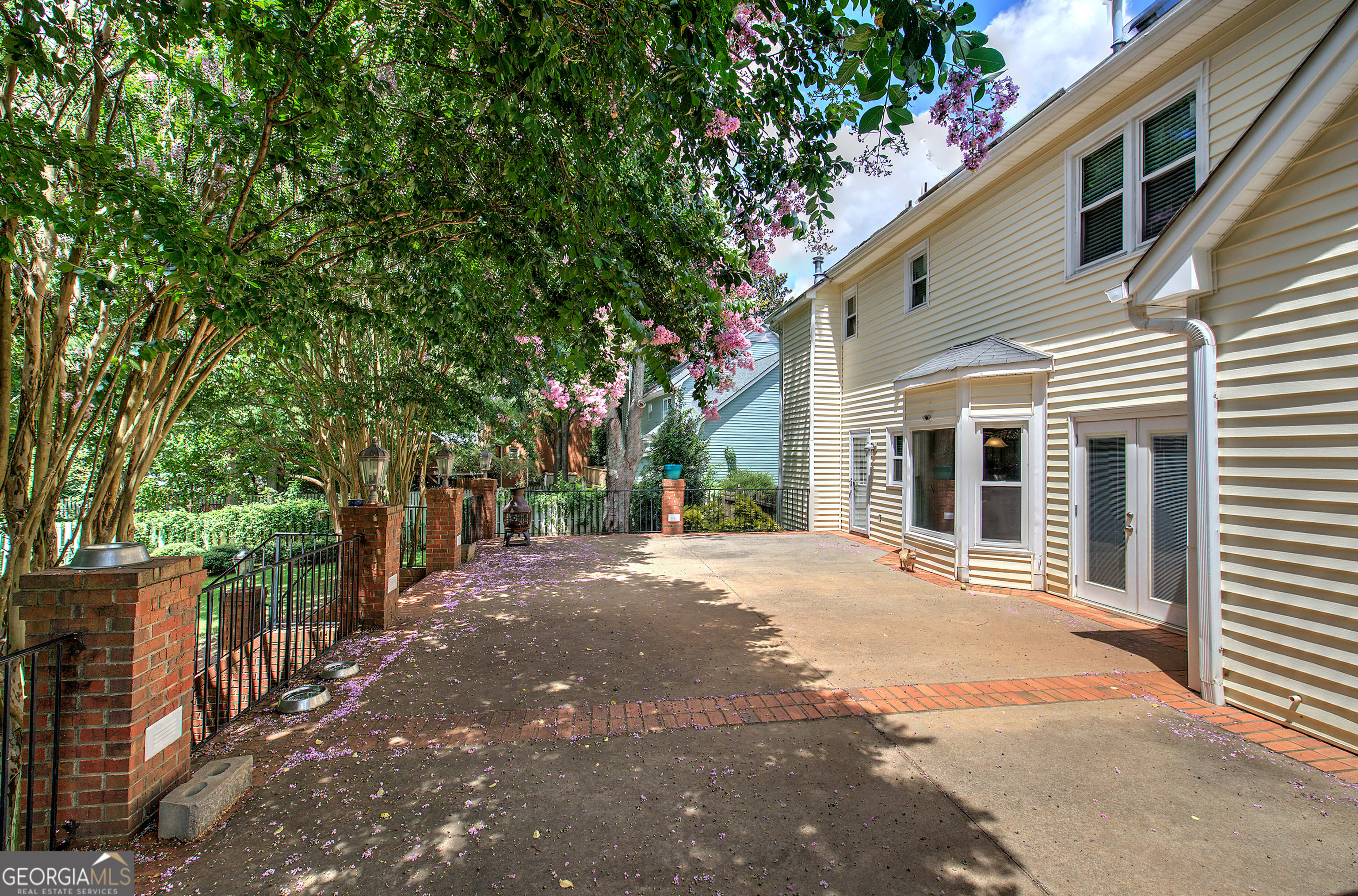 Park Manor - Residential