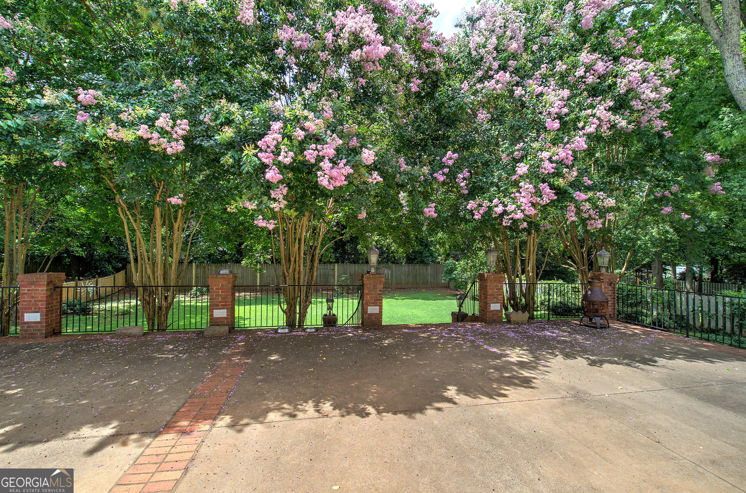 Park Manor - Residential