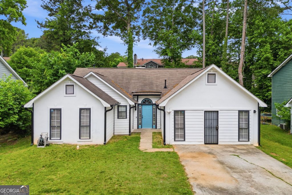 Photo of 7745 Antebellum Ln, Riverdale, GA 30274 (MLS # 10770629)