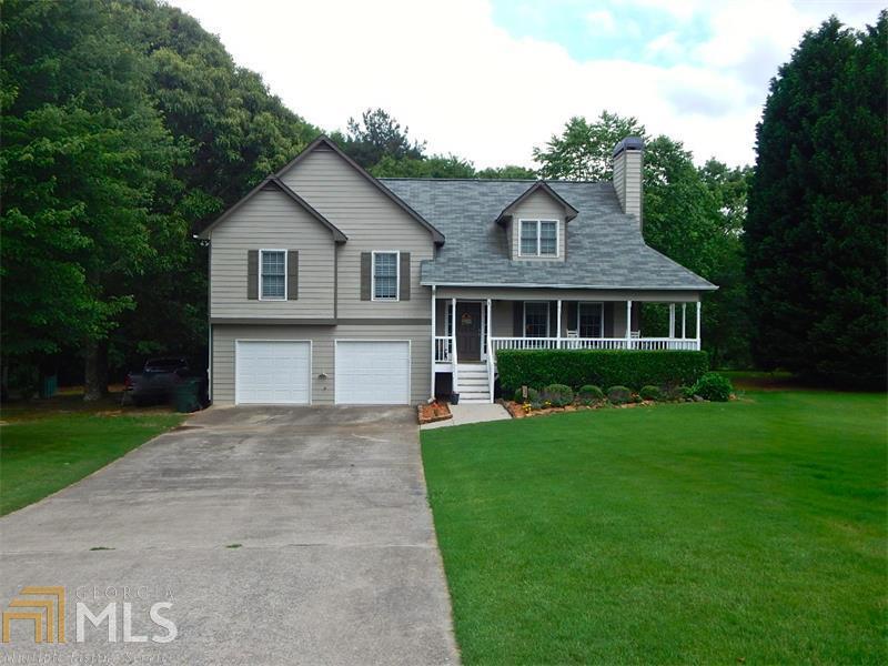 Honey Stop The Car! Awesome 4 bedroom split level situated perfectly on the cul-de-sac! You will love all the hardwoods on the main! Large great room & formal dining room! Kitchen overlooks the screened-in porch! Master with gorgeous tiled bath with separate shower & garden tub! 4th bedroom can be huge bonus or game room. Enormous party deck is perfect for entertaining! Incredible backyard overlooks the neighbor's horse farm! The kids will love playing in the cul-de-sac!