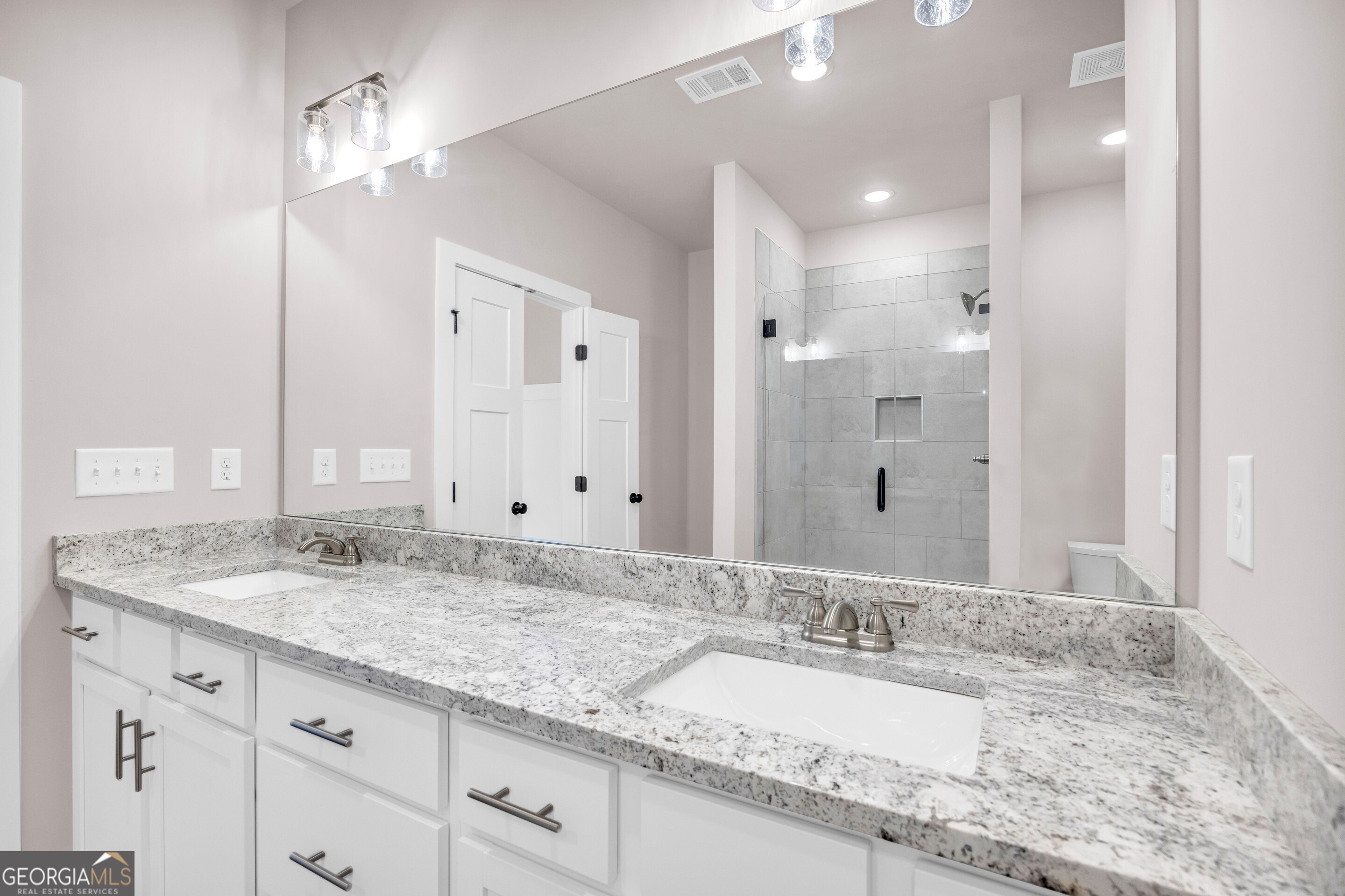 Hartwell, Georgia 30643, United States, 5 Bedrooms Bedrooms, ,4 BathroomsBathrooms,Residential,Active,36700