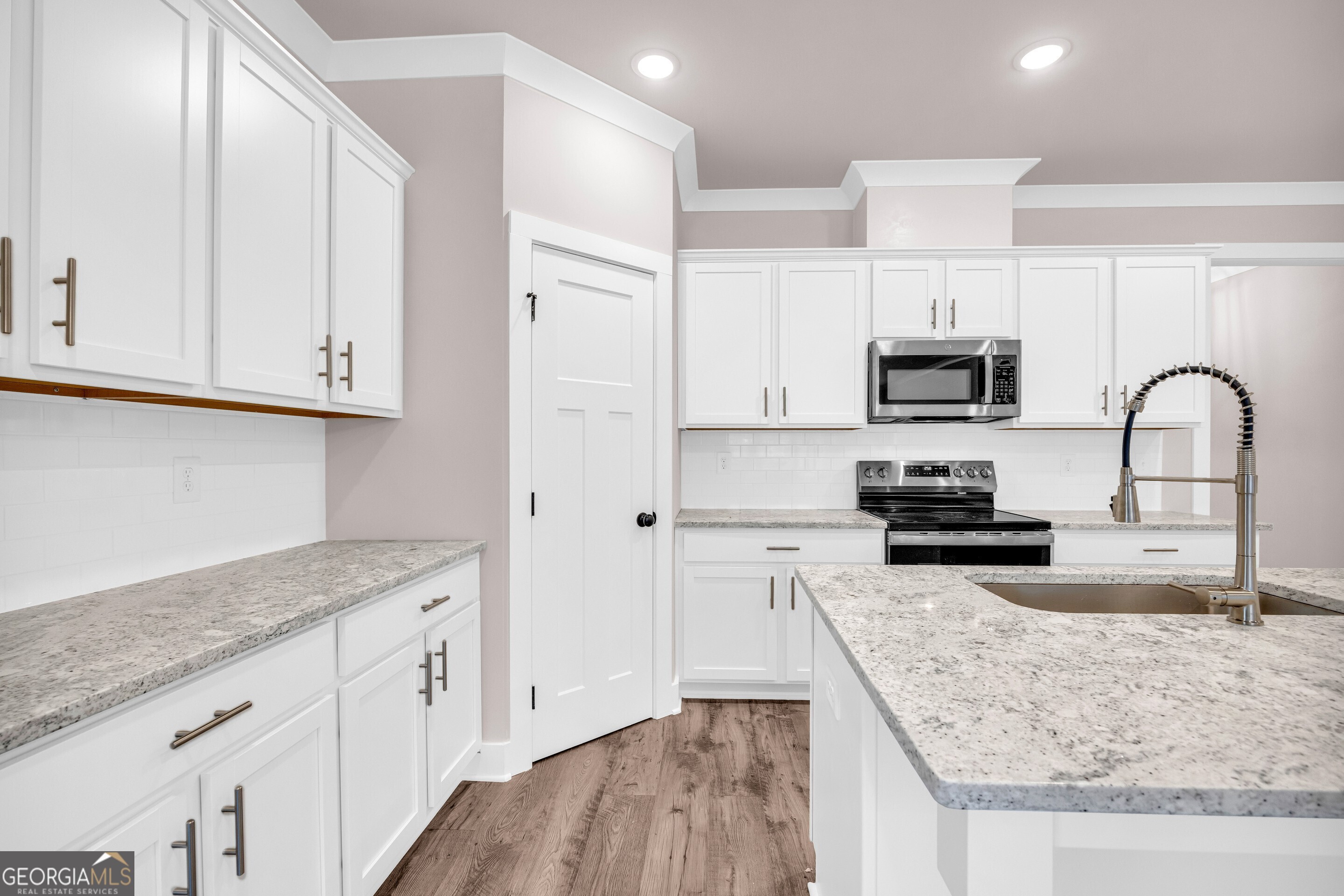 Hartwell, Georgia 30643, United States, 5 Bedrooms Bedrooms, ,4 BathroomsBathrooms,Residential,Active,36700