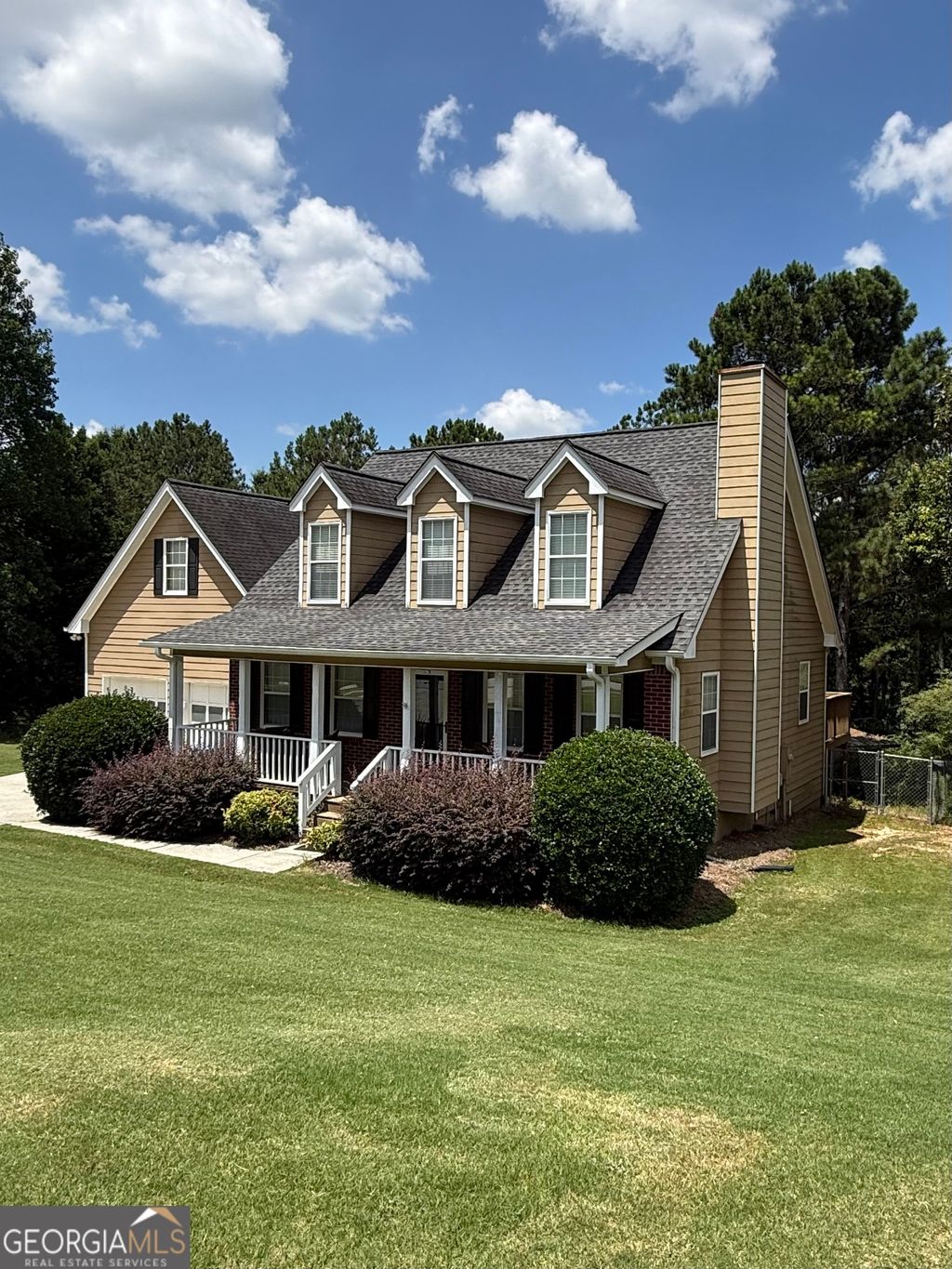 Photo of 1290 Waterwood Drive, Loganville, GA 30052 (MLS # 10795655)