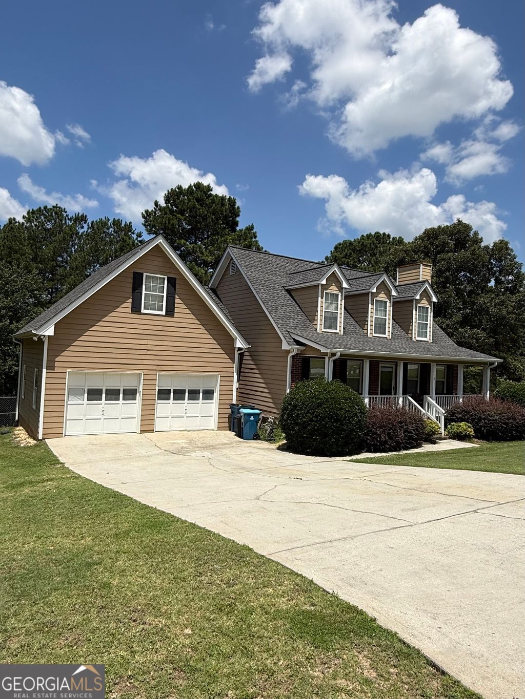 Photo of 1290 Waterwood Drive, Loganville, GA 30052 (MLS # 10795655)