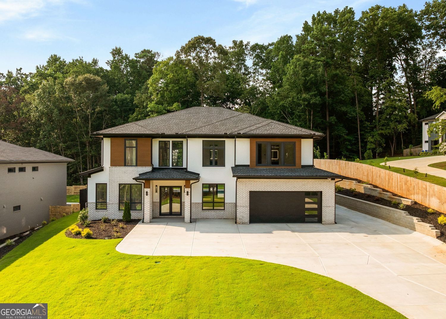 816 Riverside RD